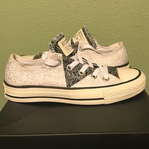 Converse women's shoe